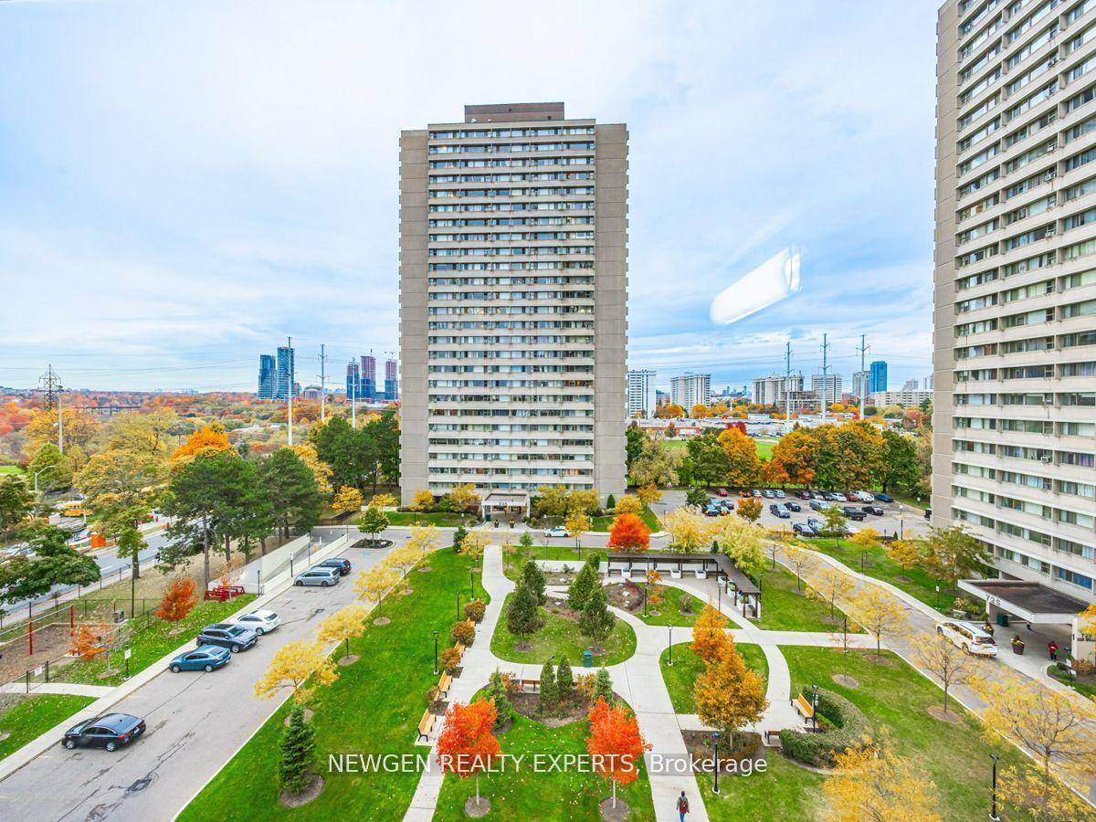Beautiful, Bright and Spacious Move in Ready 2 Br Condo in a Prime Location.