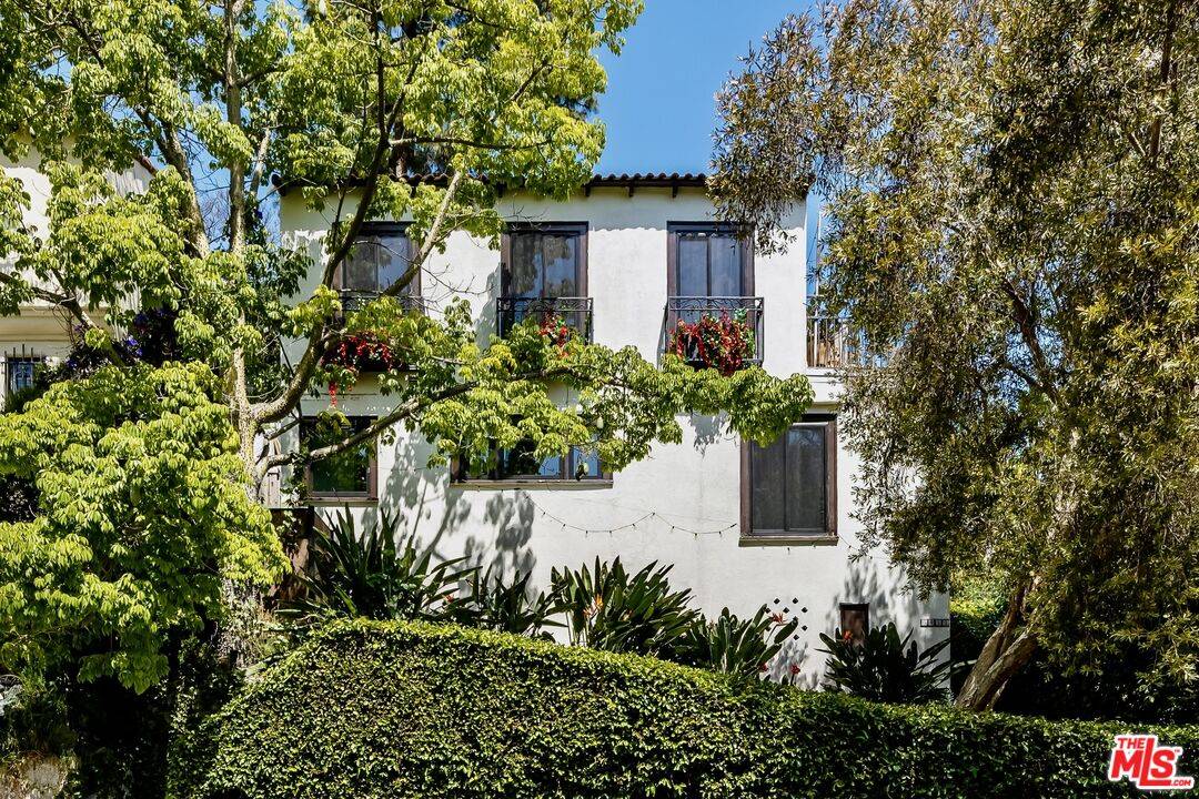 6919   Camrose Dr 3BR Hollywood Hills East La