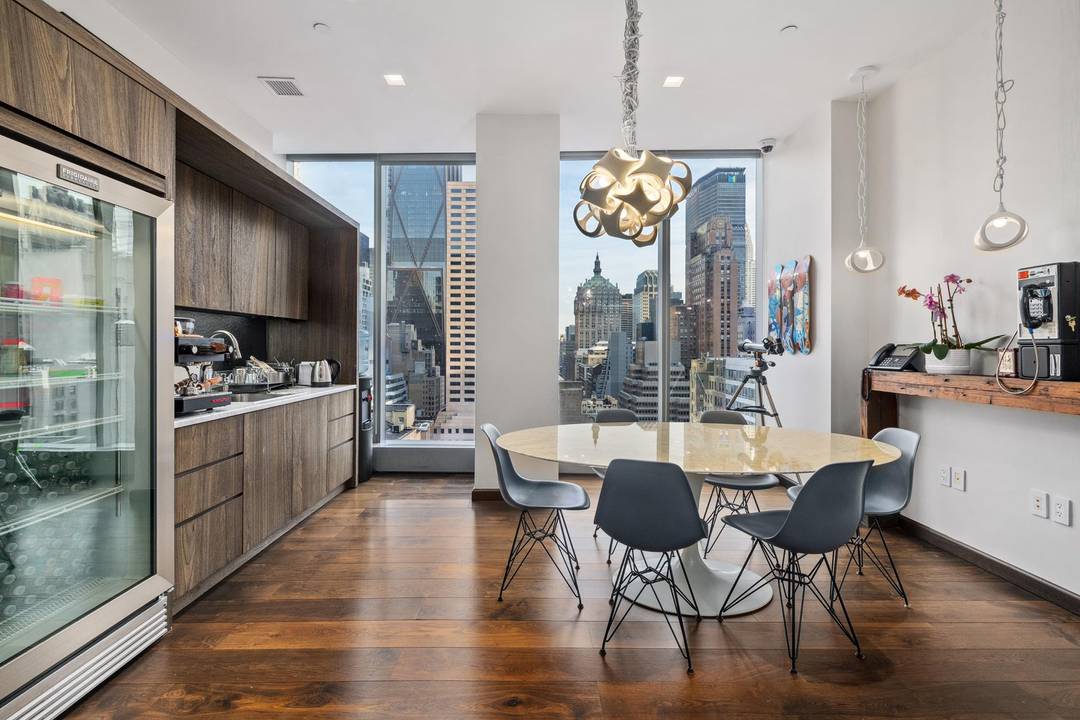 Situated in the heart of Manhattan's renowned Diamond District, the office condominium at the Gem Tower, 50 West 47th Street, is a premier Class A office space designed to meet ...