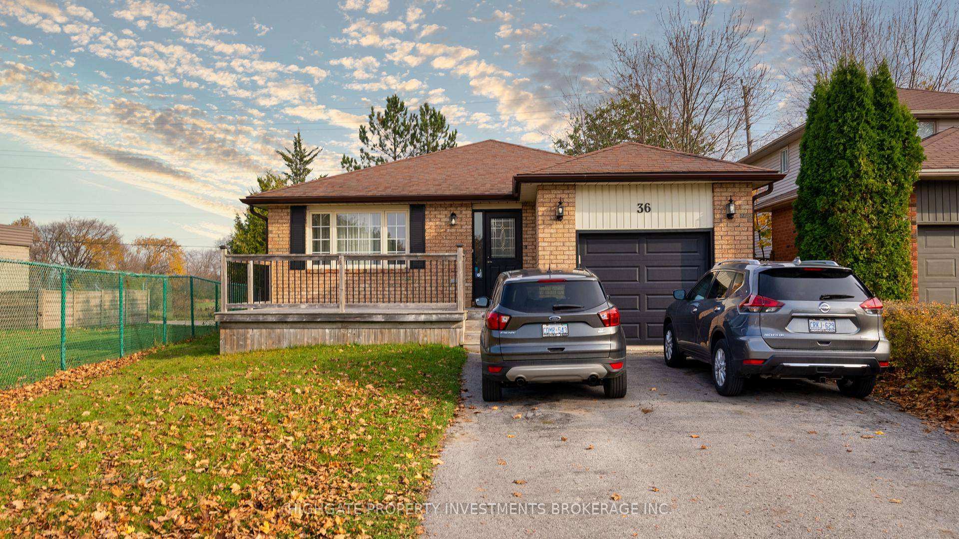 Bright amp ; Spacious 2 Bedroom Walkout Unit.