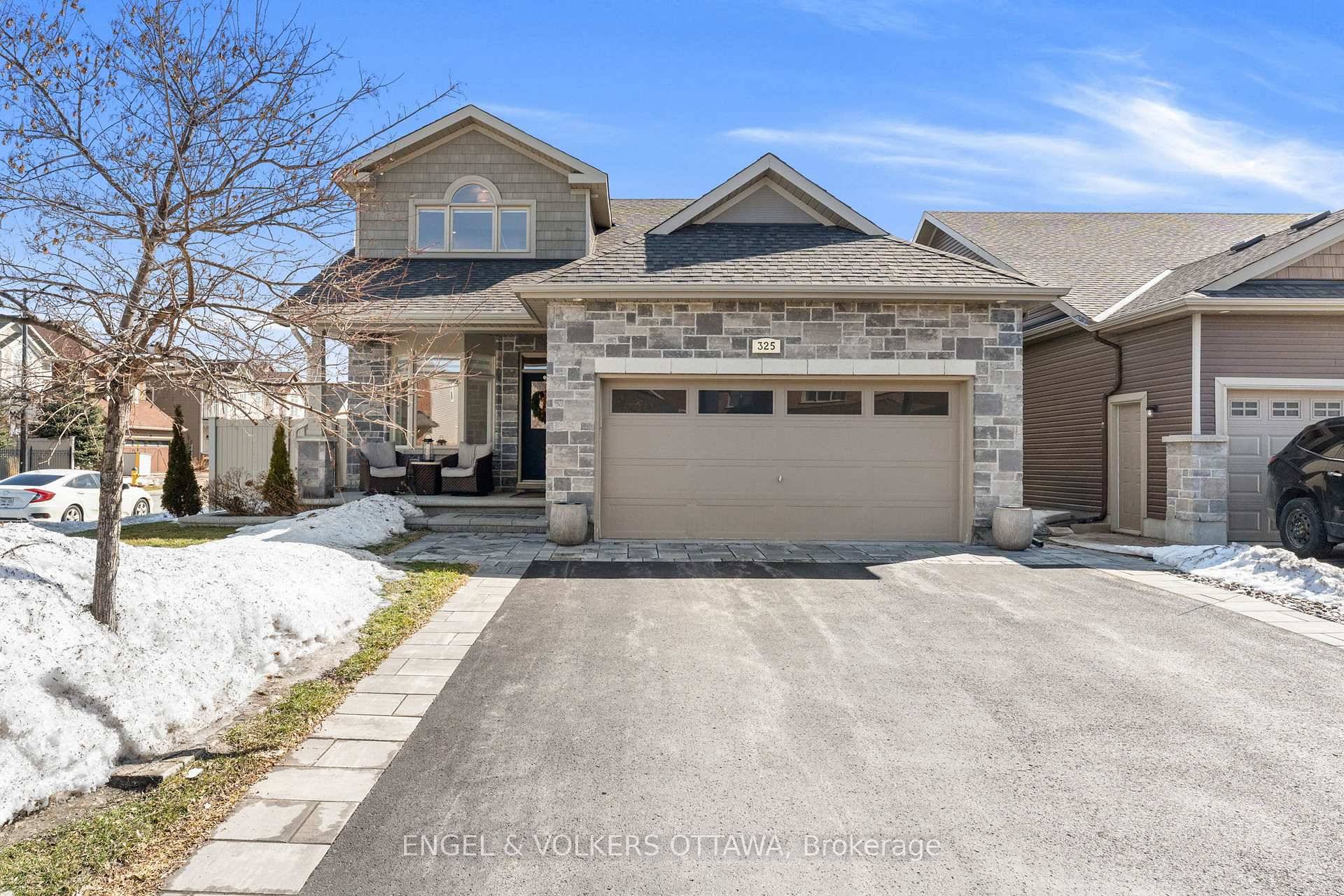 Stunning Bungalow Loft with Elegant Features Perfect for Modern Living !