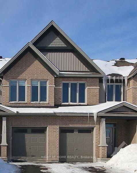 Welcome to this sought after Tartan Fuji model in vibrant Findlay Creek !