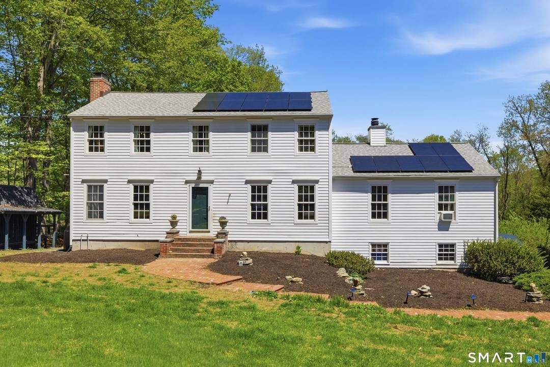 READY TO OWN A BEAUTIFUL CLASSIC COLONIAL ?