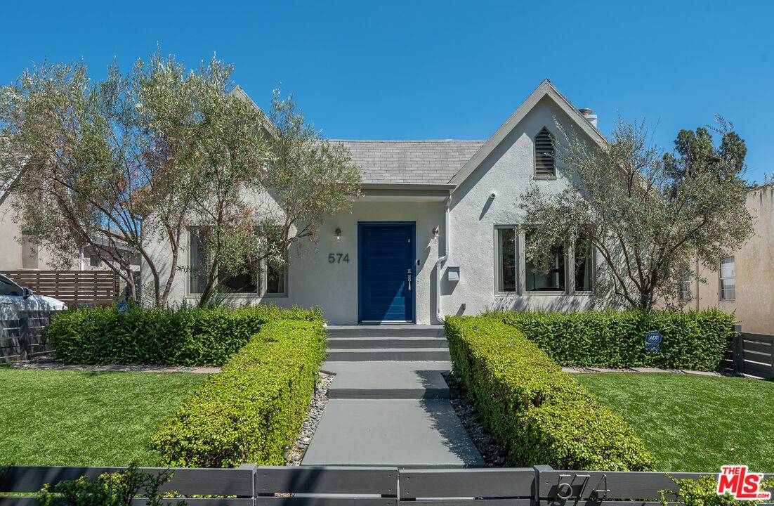 574 N Plymouth Blvd 4BR Mid Wilshire La