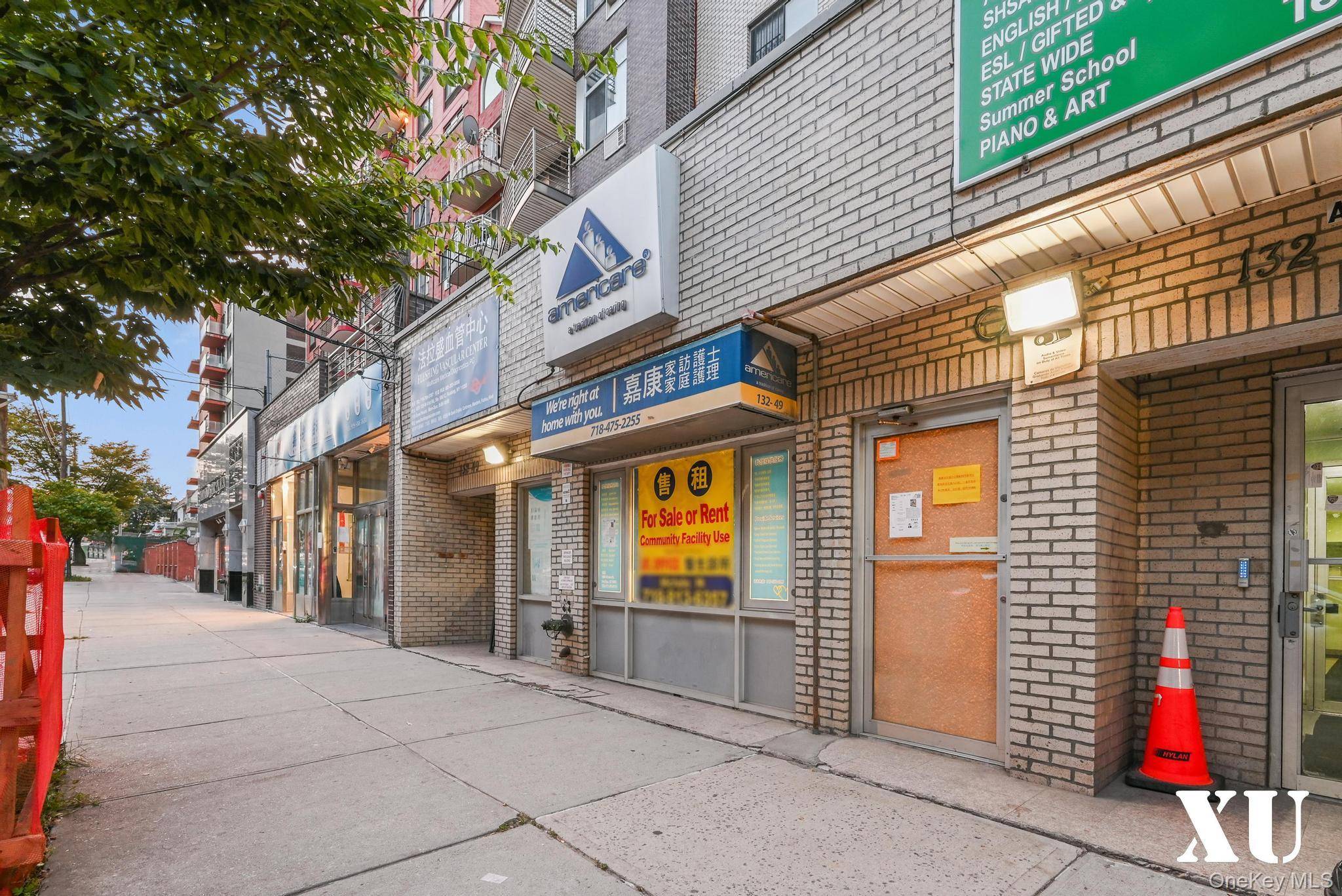 Over 3000 square feet of commercial condo units !