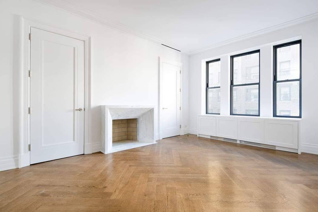 Welcome to this rarely available, sun flooded Studio at the Astor, a Prewar condominium conversion for exquisitely renovated to modern living.