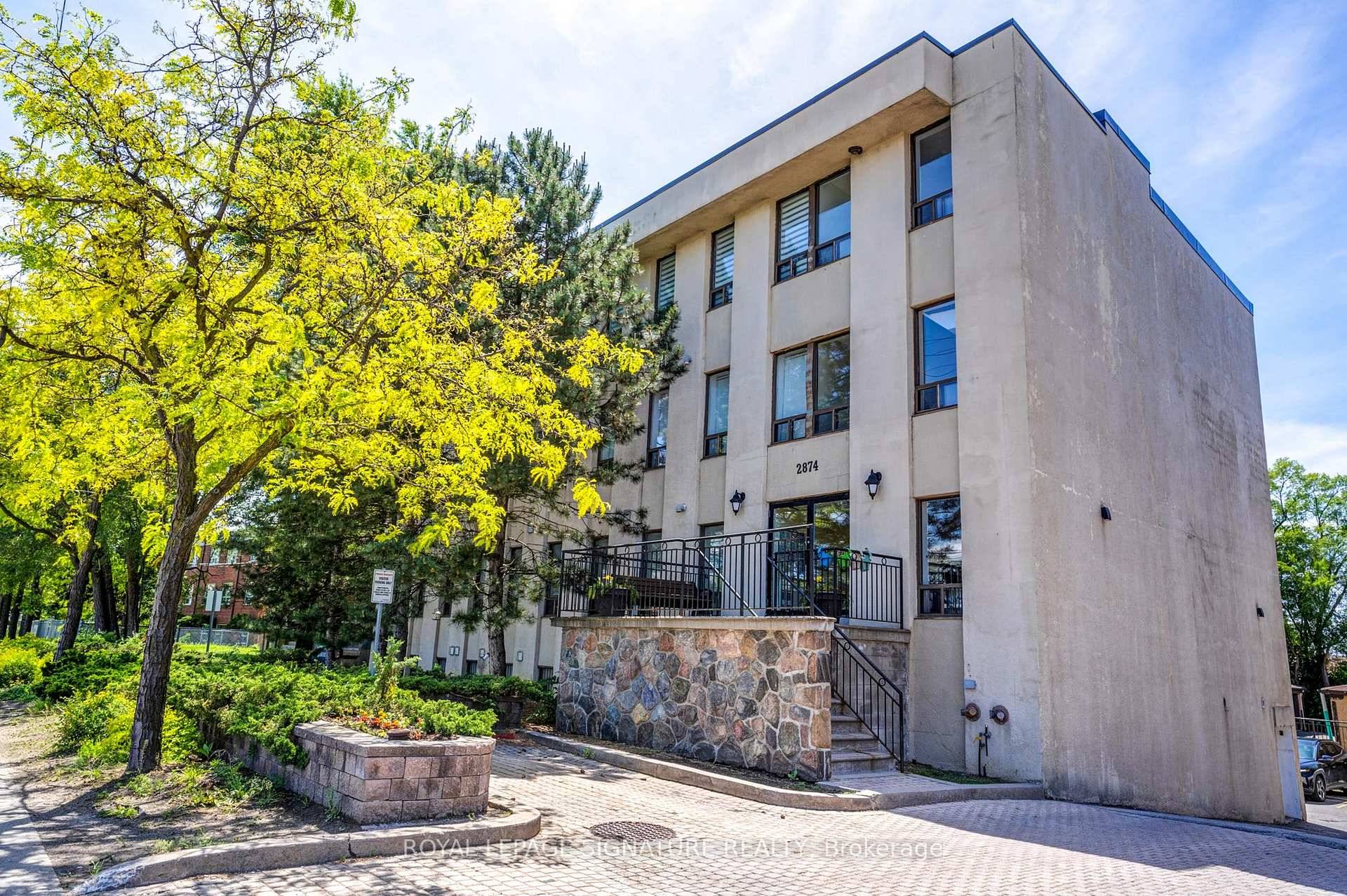 Gorgeous Sun Filled Condo In An Amazing Location !