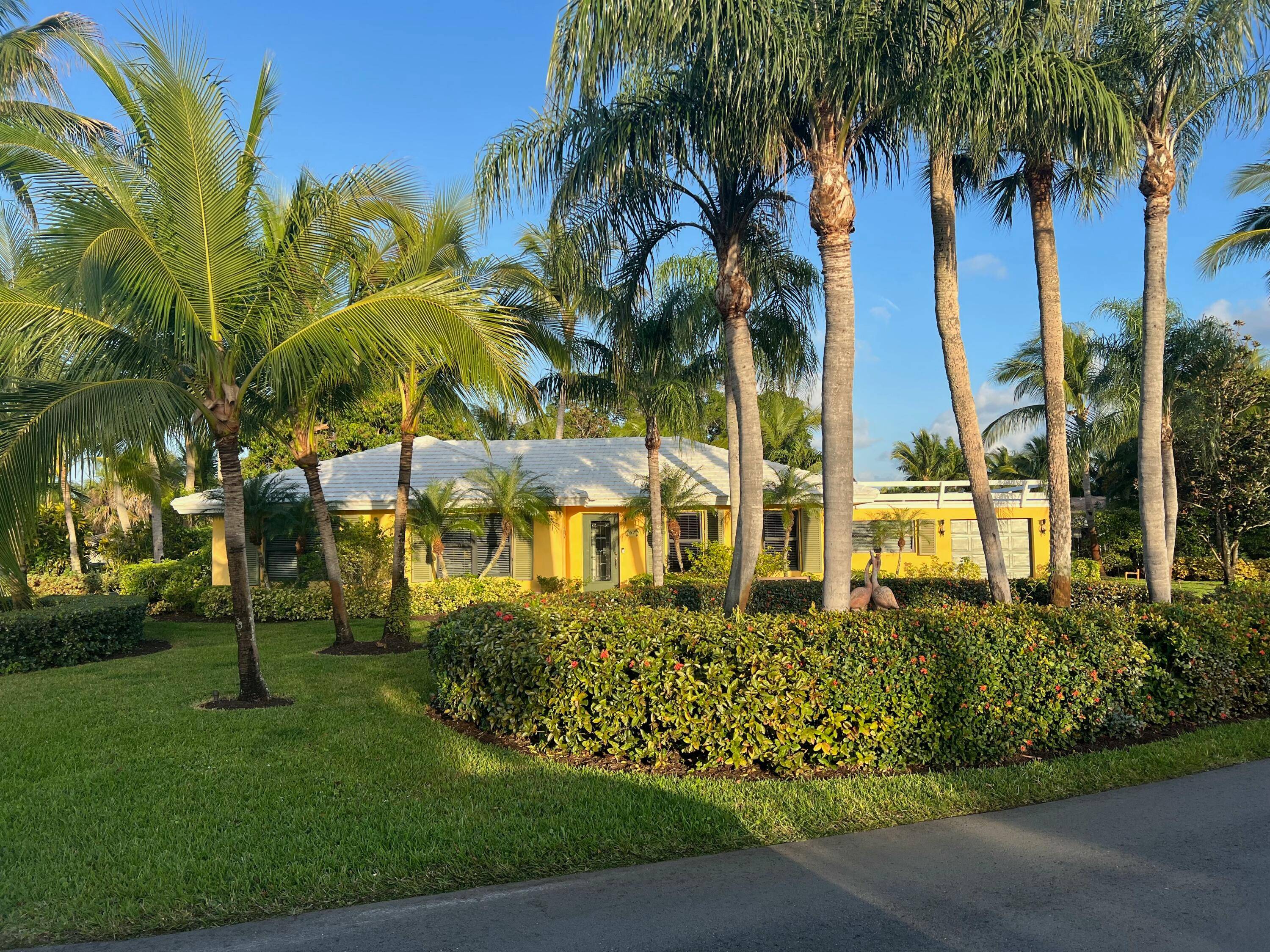 RARE OPPORTUNITY ICONIC TEQUESTA COUNTRY CLUB HOME !