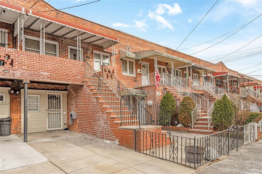 Rare Canarsie Two Family Opportunity 1331 E 86th Street Welcome to this rarely available two family home in the heart of Canarsie, offering flexibility for both end users and investors.
