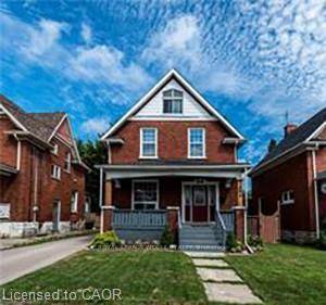 Charming Main Floor 1 Bedroom Unit in Prime Kitchener Location !