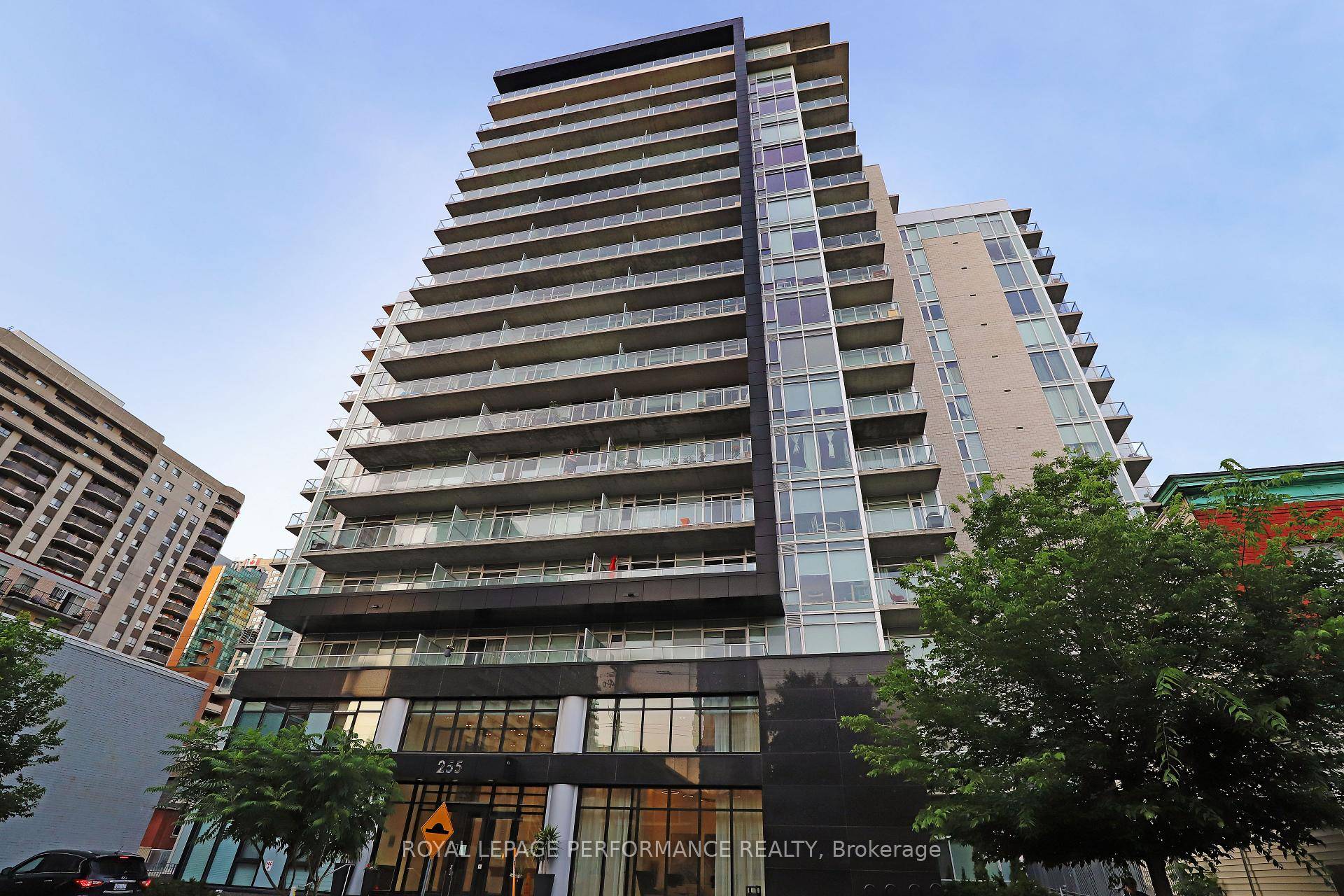 This is your chance to live in one of The Bowerys most coveted Horizon Series residences one of only two luxury units of its kind.