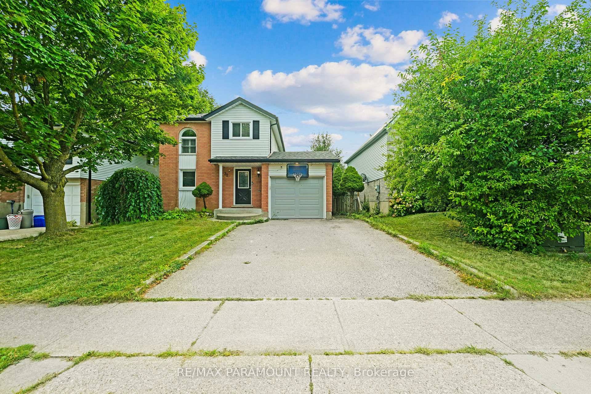 Welcome to this beautiful 2 storey detached home in one of Cambridge's most sought after neighbourhoods.