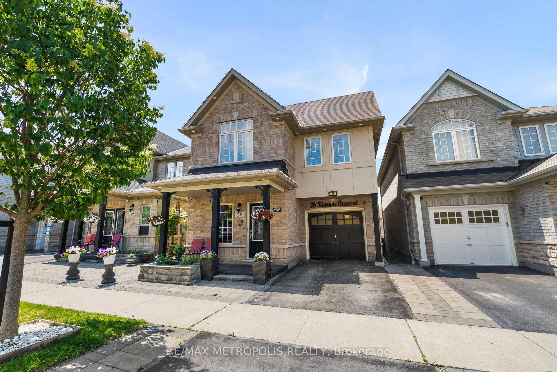 Welcome to this C H A R M I N G home in Ajax, located on a quiet crescent in a family friendly neighbourhood.