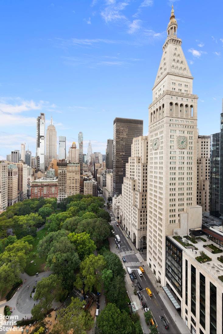 Welcome to Madison Green Condominium perched on the South side of Madison Square Park.