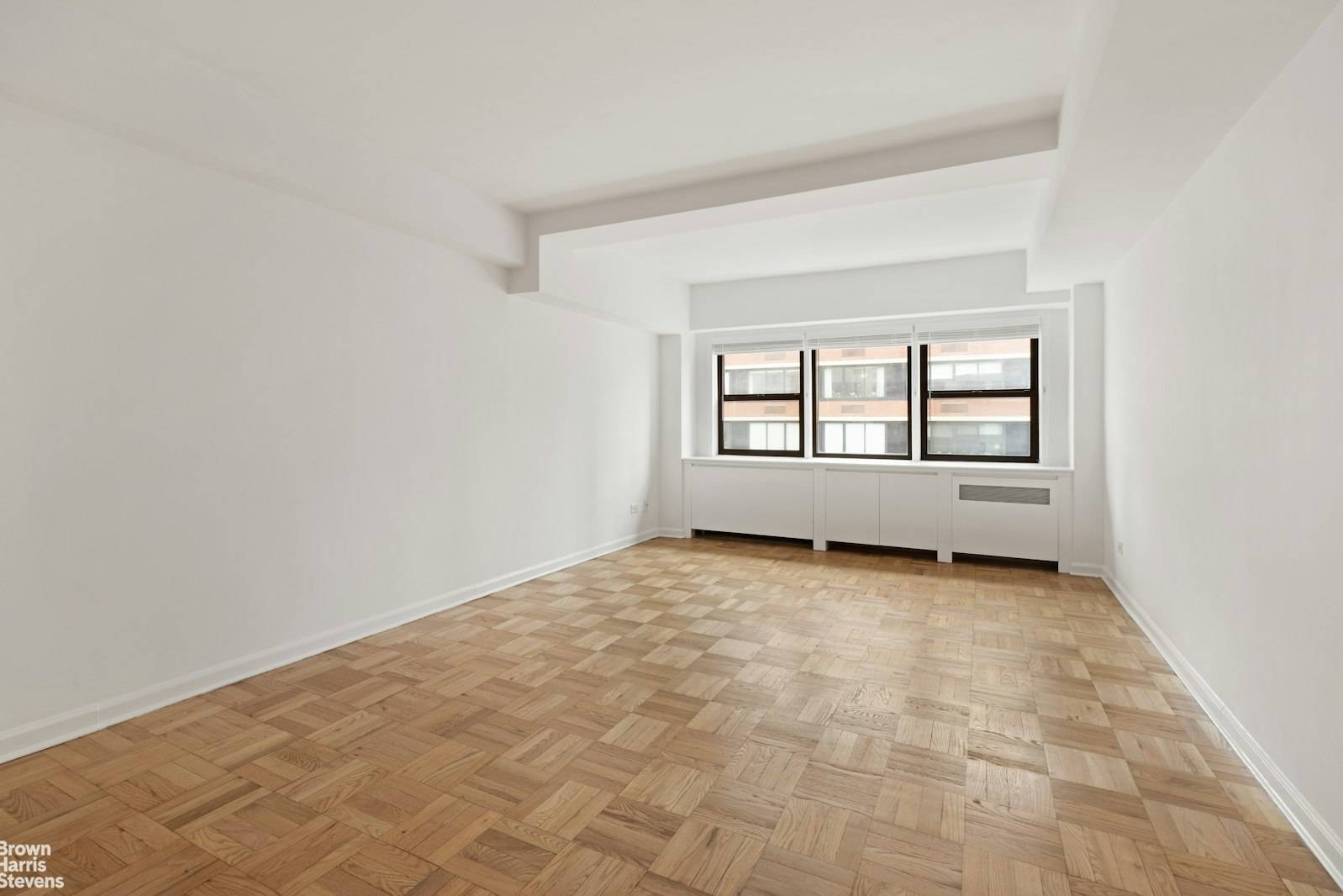 UES Light filled Studio !