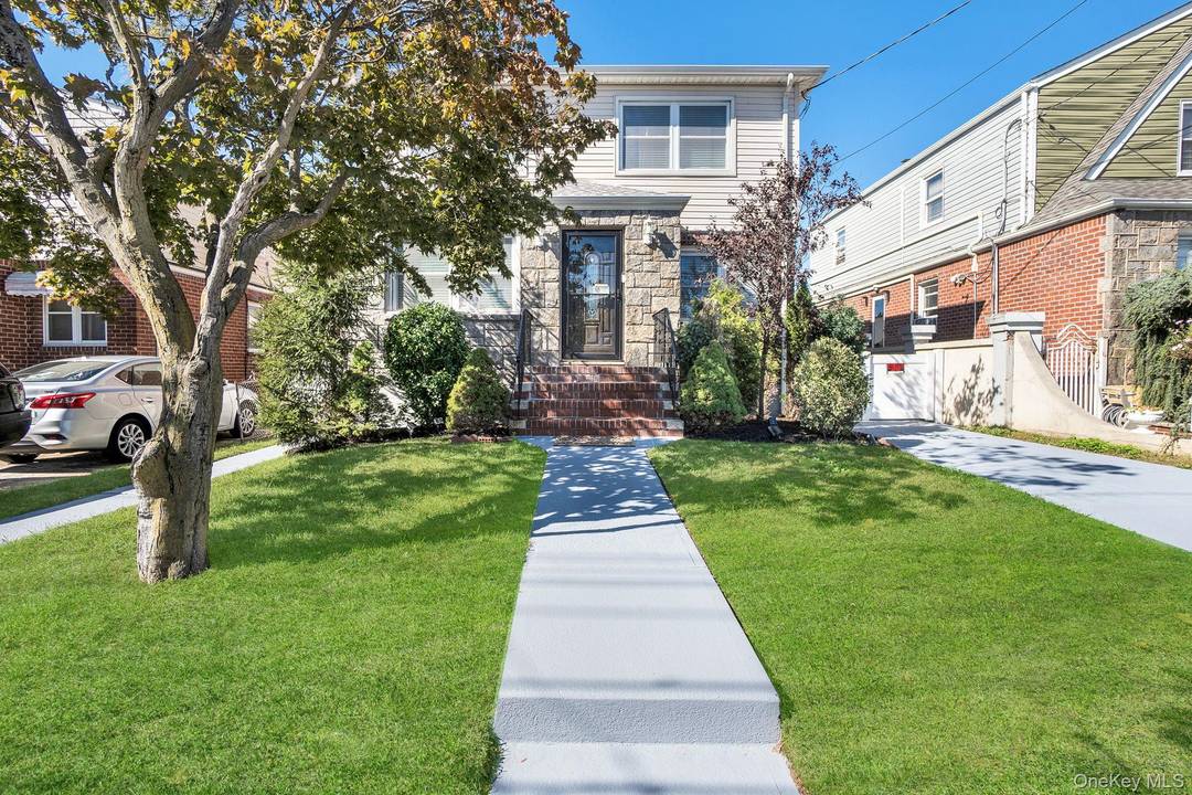 Mint Condition Two Family Home in South Ozone Park Turnkey amp ; Income Producing !