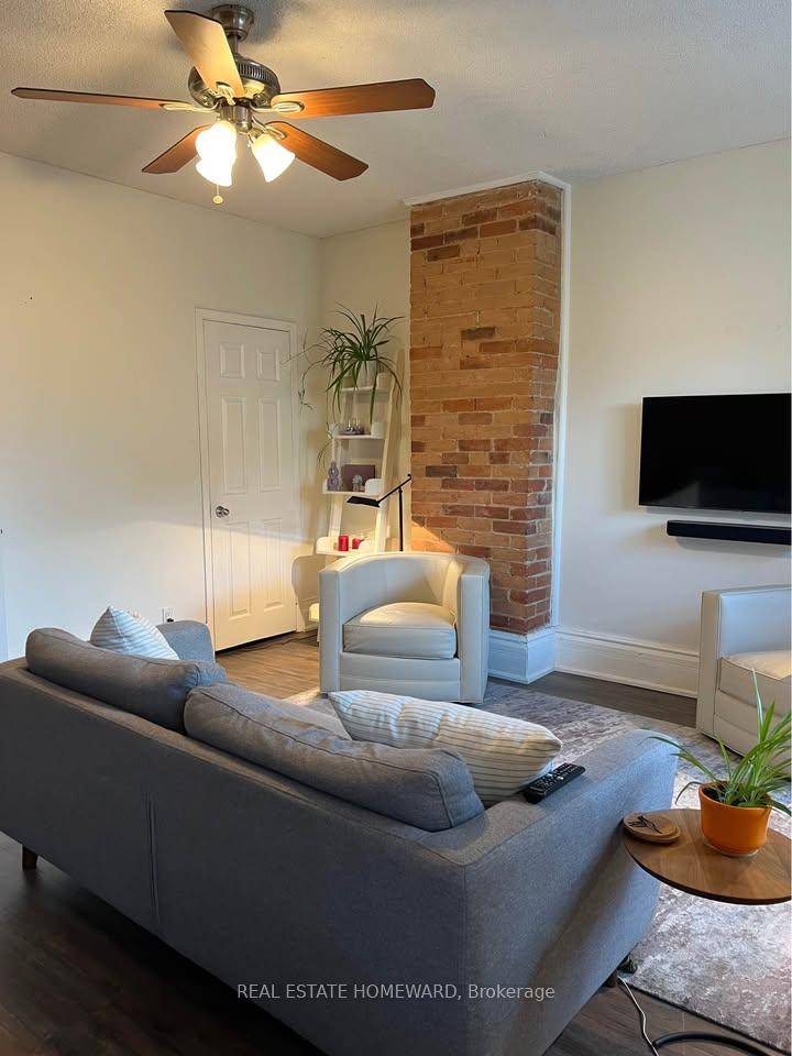 All inclusive two level suite located in the heart of the downtown core.