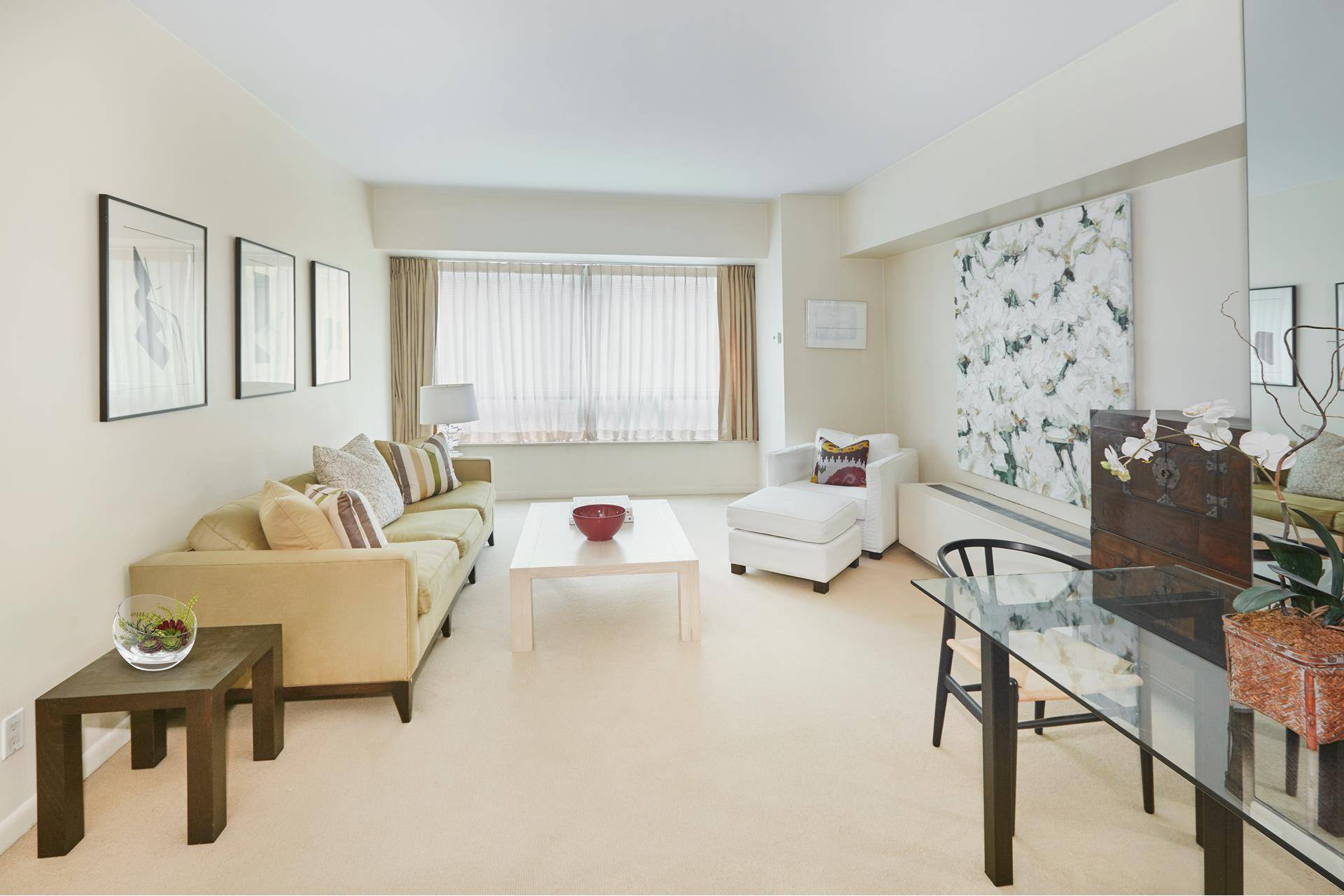 This sophisticated Manhattan residence is located in one of New York City's most highly regarded Full Service White Glove Condominiums, 500 Park Tower Condominium at the corner of Park Avenue ...