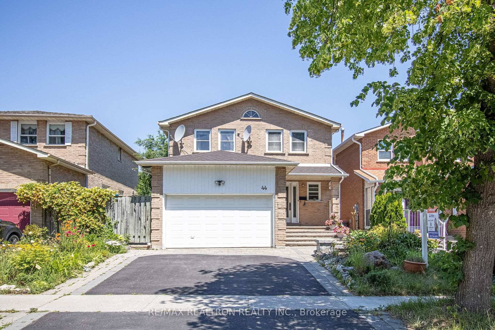 Welcome to this well maintained, family friendly 4 bedroom home, ideally located in the highly sought after Raymerville neighborhood.