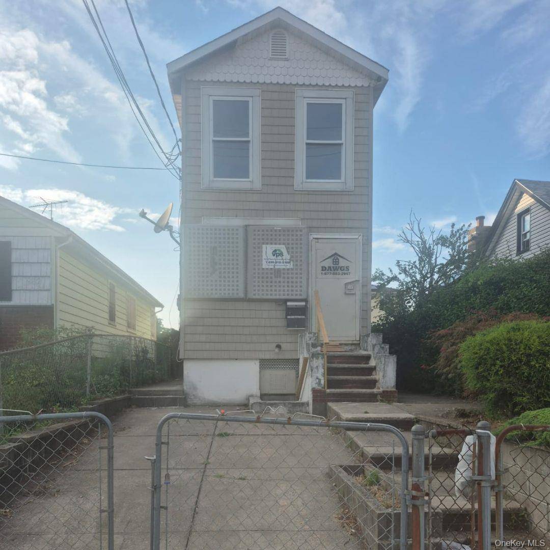 Welcome to this charming single family Colonial nestled on a 20x100 lot in a desirable neighborhood.