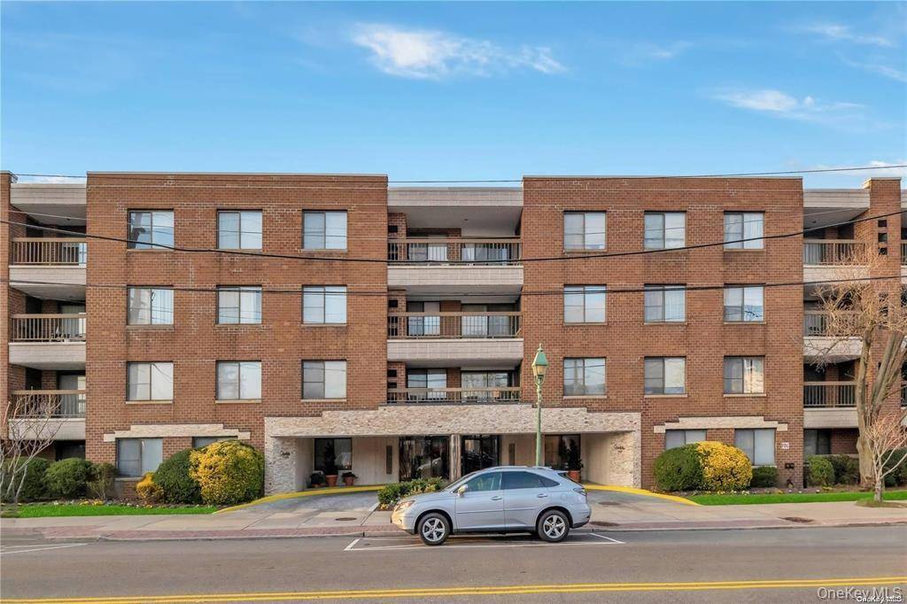 Magnificent Studio, Open Floor Plan, 1 Bath Condo With Large Balcony.