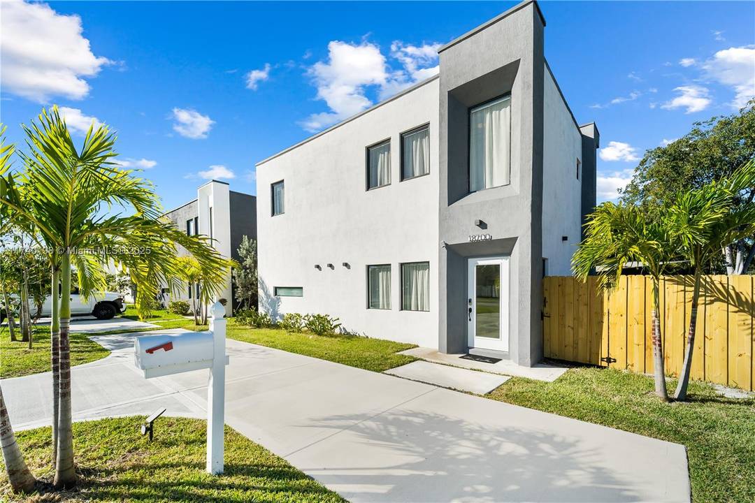 Introducing a contemporary gem in the heart of Miami !