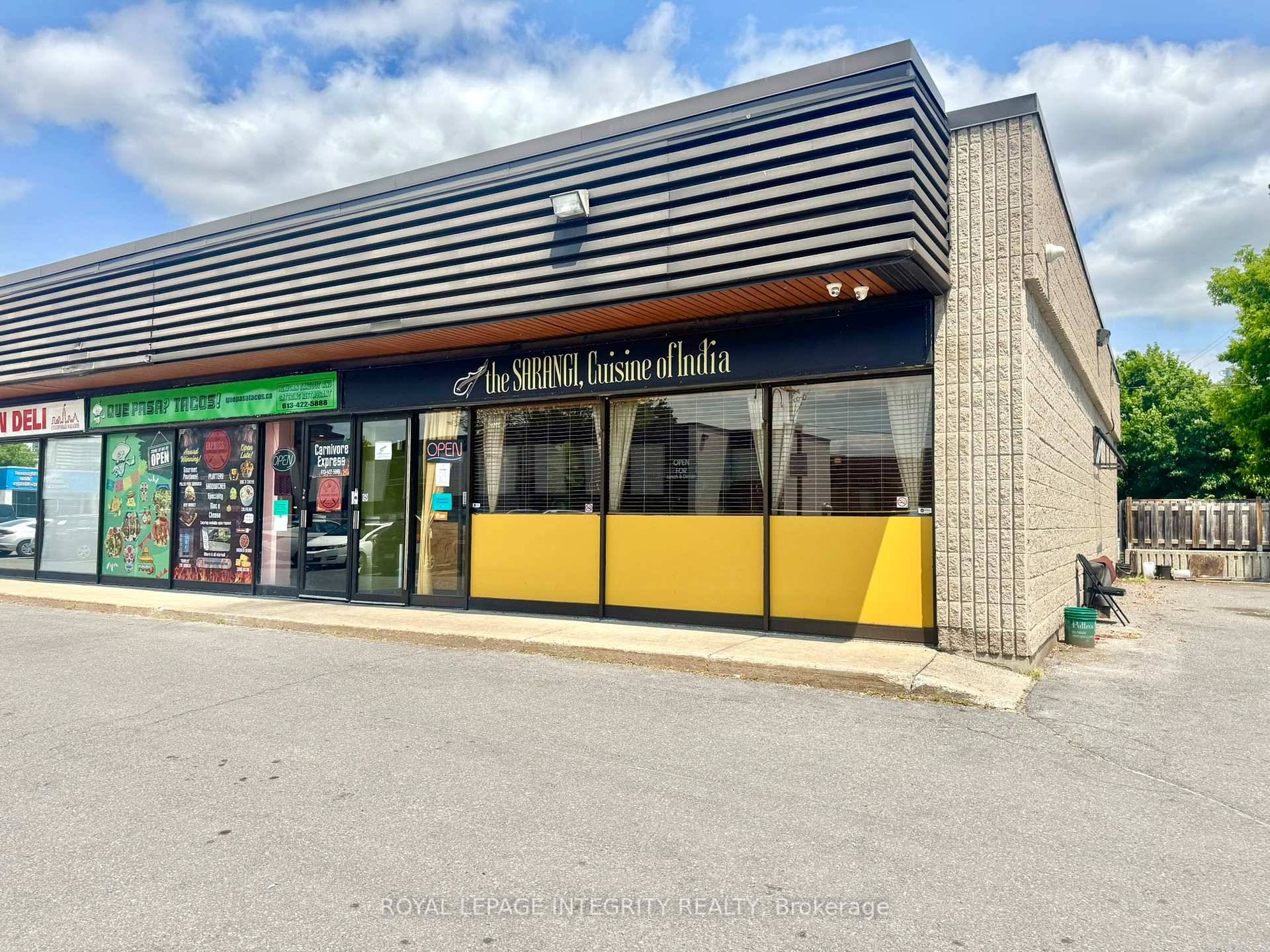 An exciting opportunity to own a restaurant in a high traffic, central location on Carling Avenue.