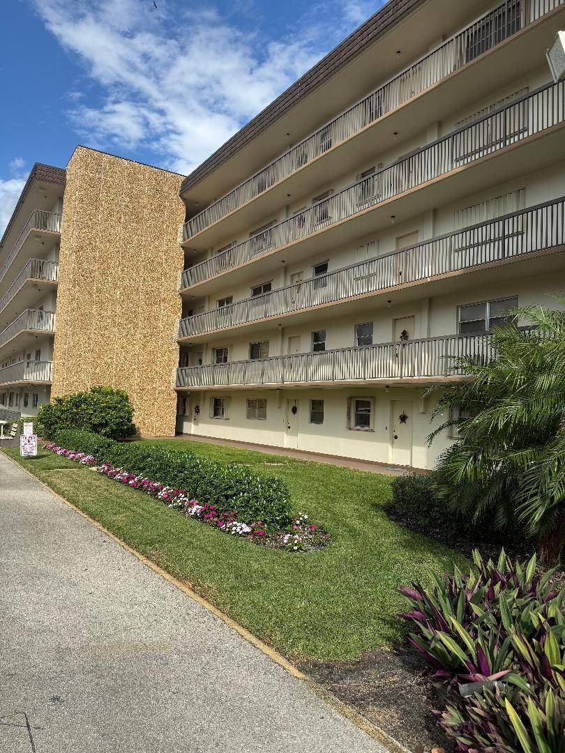 Hidden gem is located in the heart of Boca Raton.