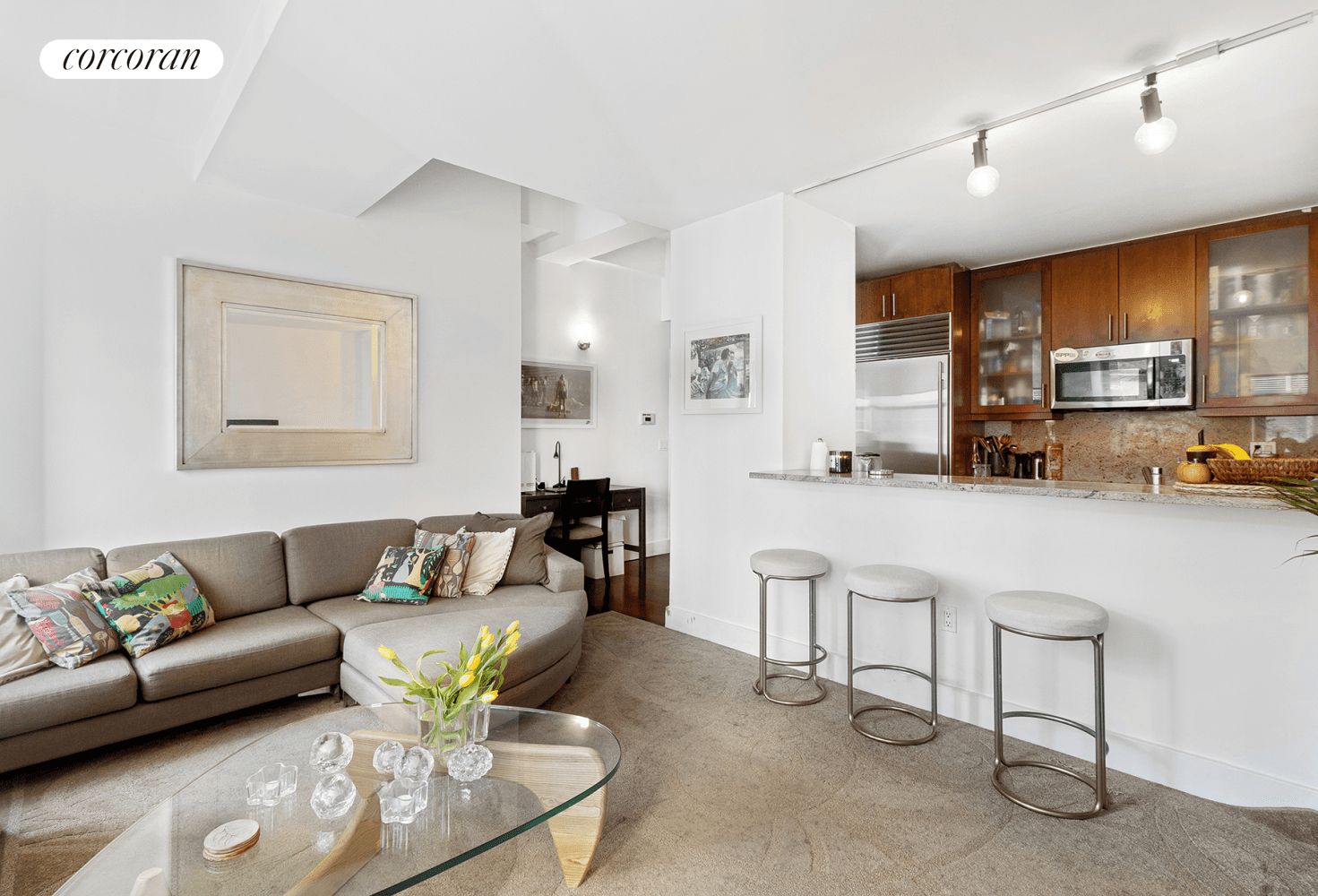 Best Priced 2 Bedroom in the Financial District !