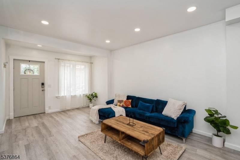 Welcome to Bergen Lafayette one of Jersey City's fastest growing and most vibrant neighborhoods !
