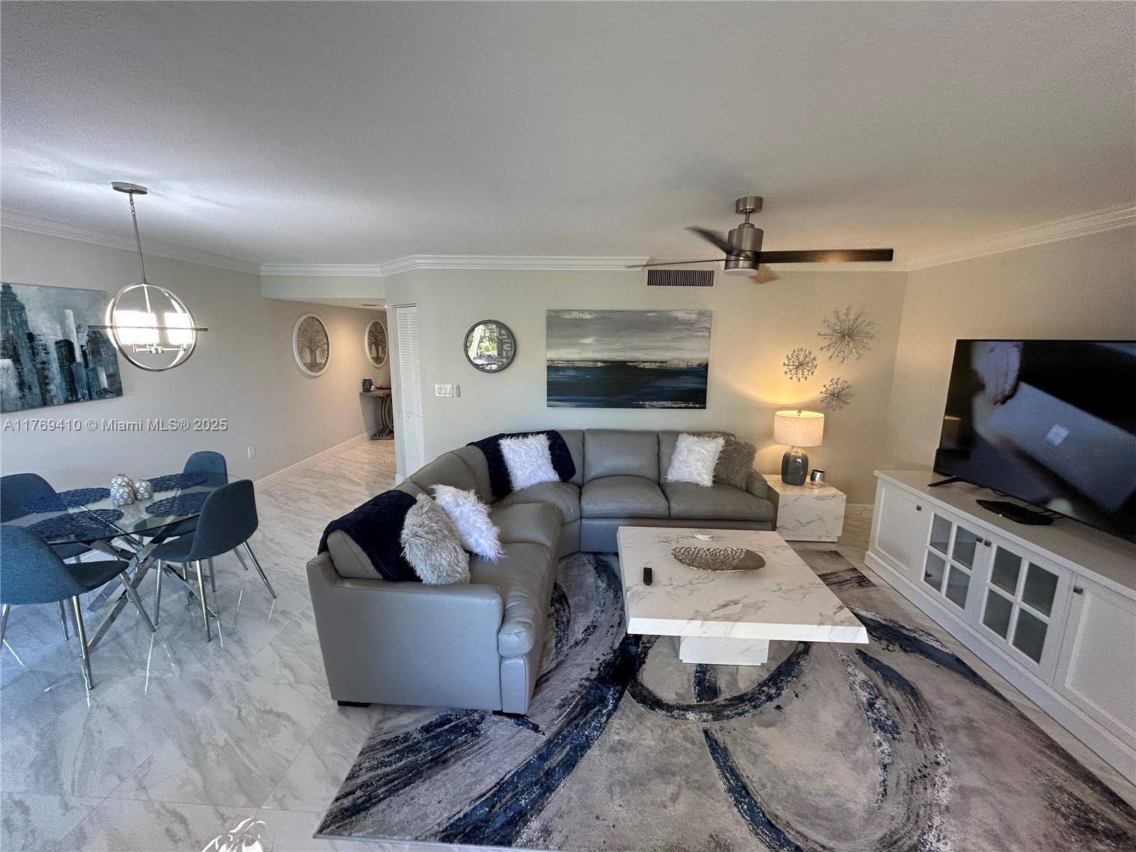Beautifully renovated 1 1.