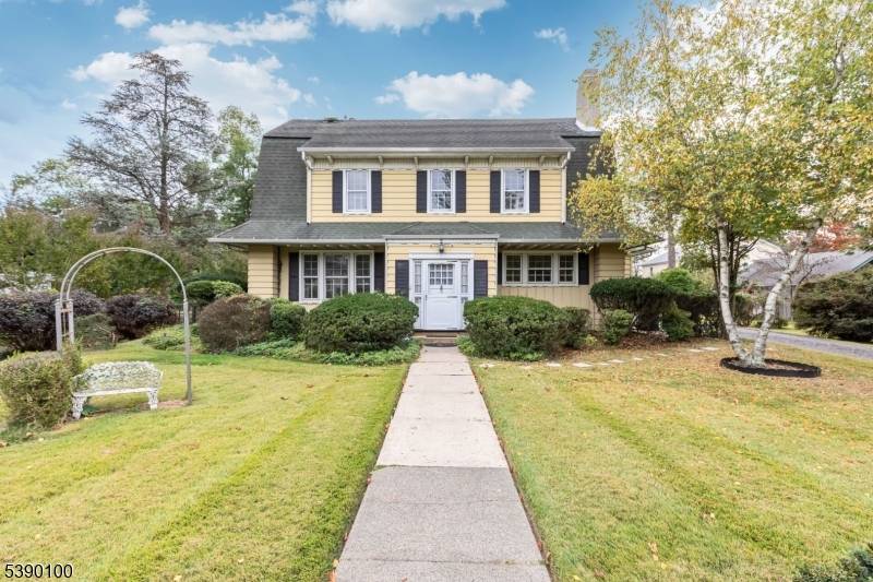 Located in the beautiful Piedmont section of Bound Brook !