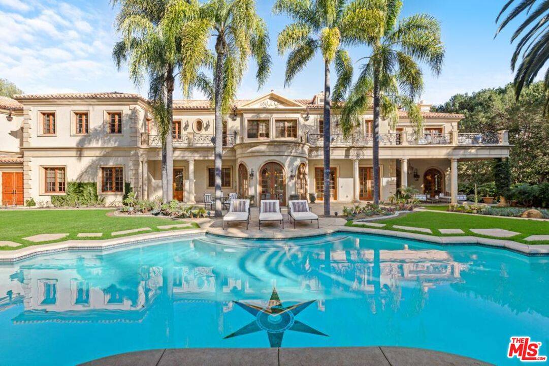 70   BEVERLY PARK Beverly Hills Flats LA