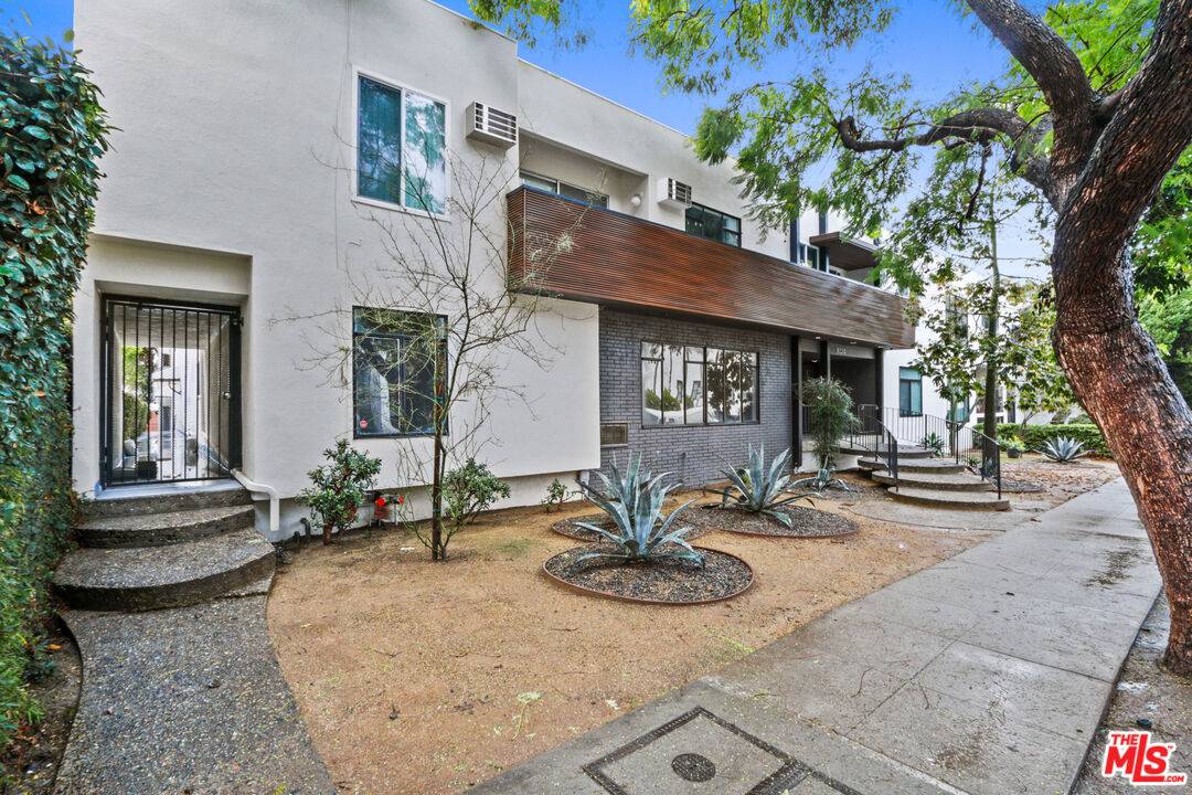 8220 Norton Ave 25BR Hollywood Hills East La