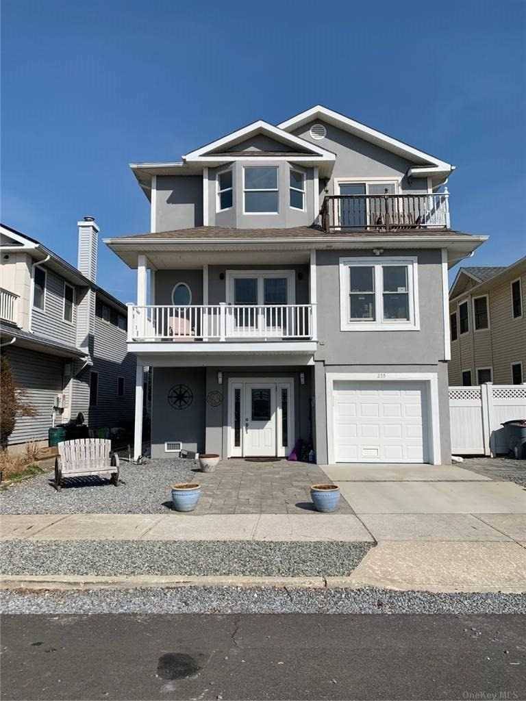 Spend your summer in Long Beach.