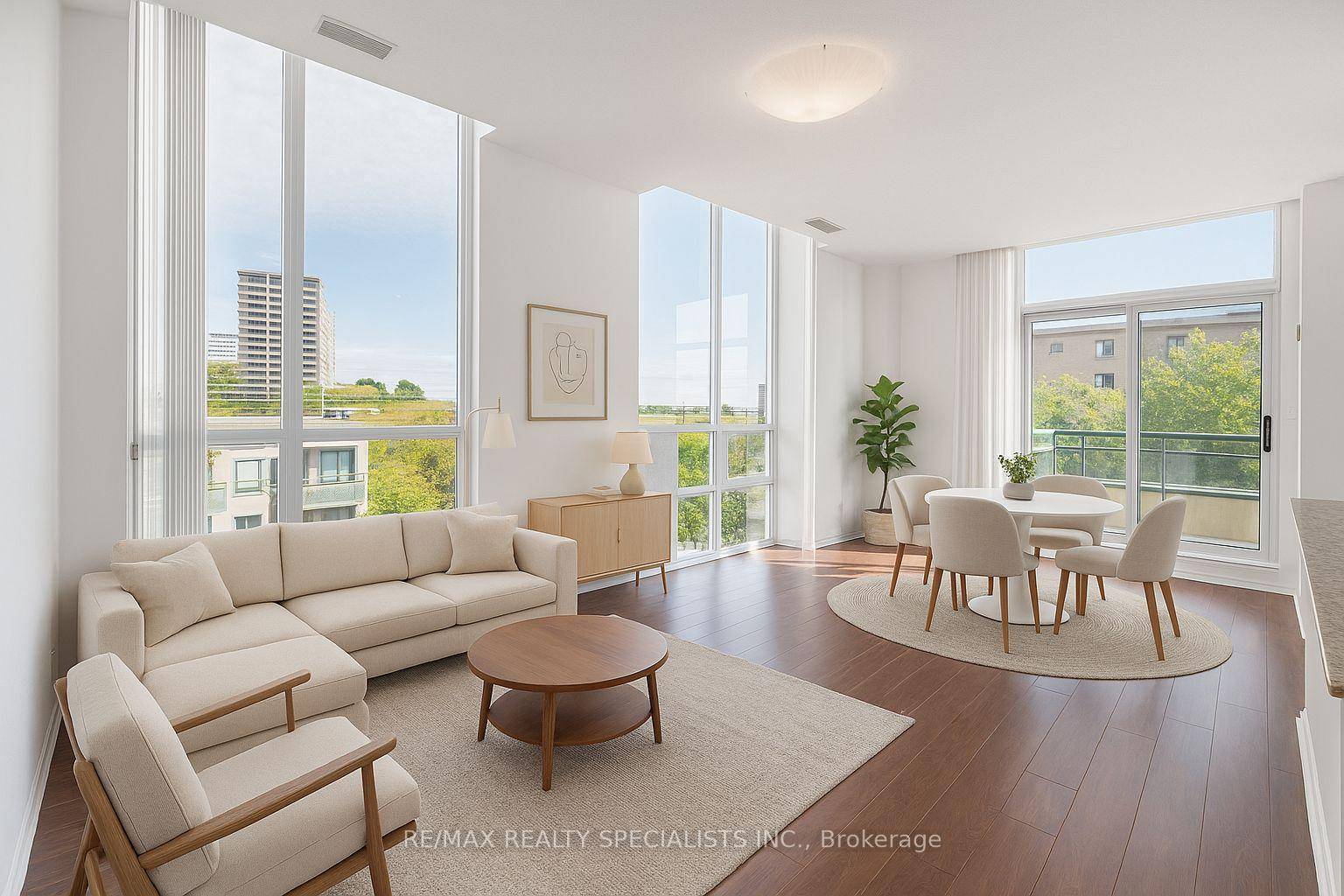 Eve Condos presents a bright 1 1 in the heart of Mississauga with southeast exposure, nine foot ceilings, and floor to ceiling windows.