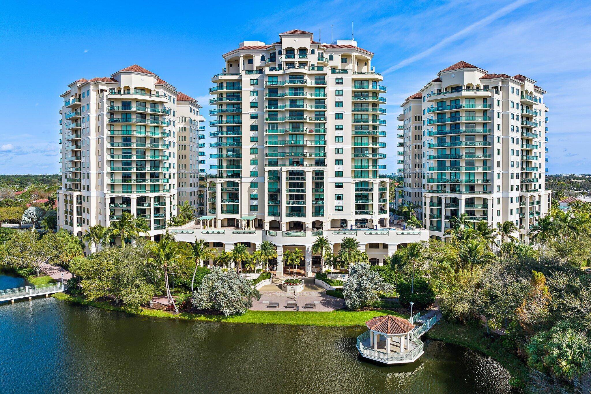 Breathtaking sunsets. Tranquil, picturesque, views of Lake Victoria from every room your 400 sf.