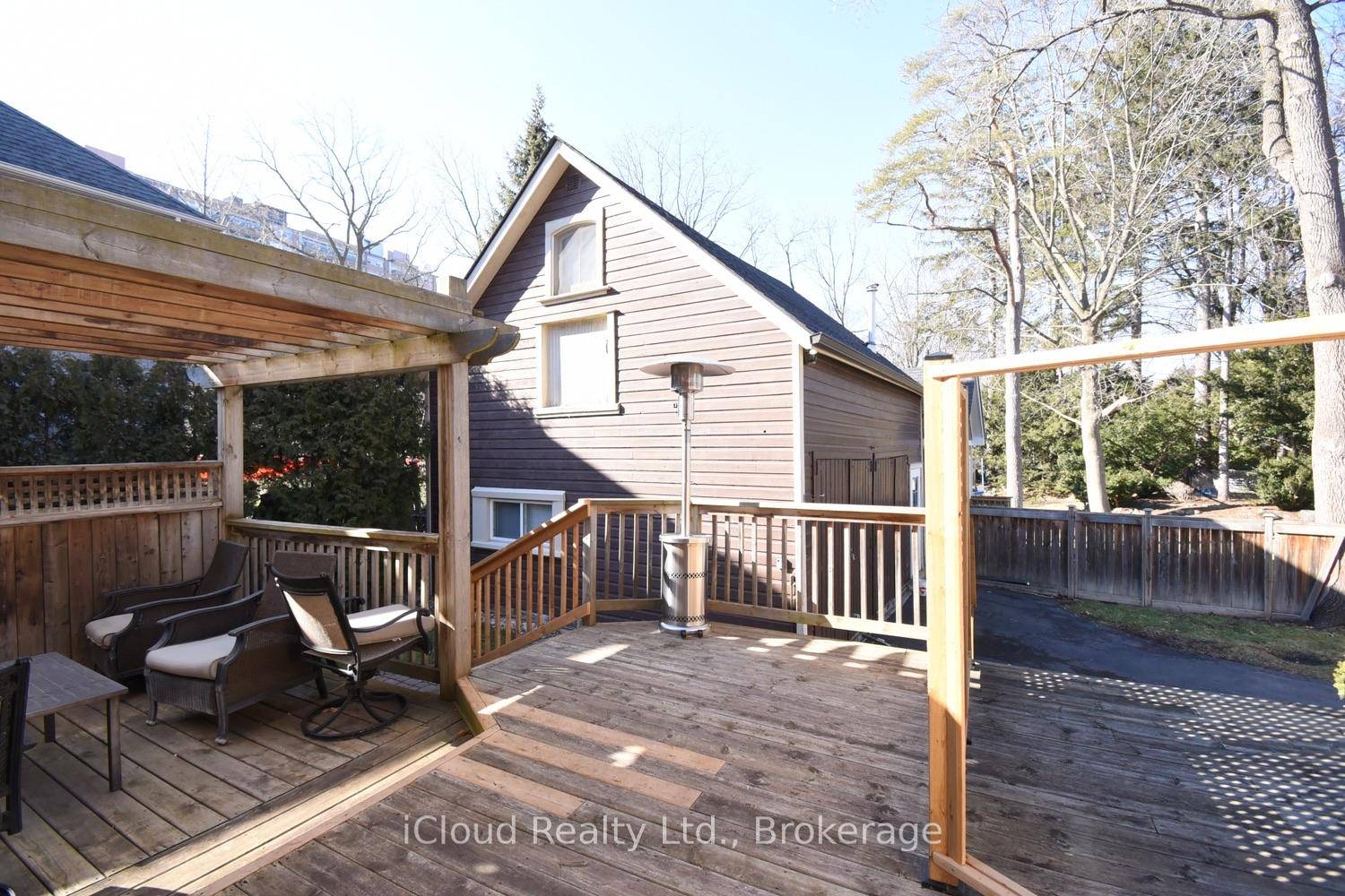 Charming 2 Storey Converted Barn Fully Furnished amp ; Steps to Downtown Burlington Unique opportunity to lease a fully furnished, 2 storey converted barn offering privacy, character, and convenience in ...
