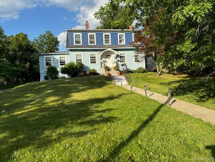 Located in Poughkeepsie s highly desirable Historic District which harkens back to the Gilded Age, just minutes from Vassar College, the train station, and Route 9, this beautifully restored 2 ...
