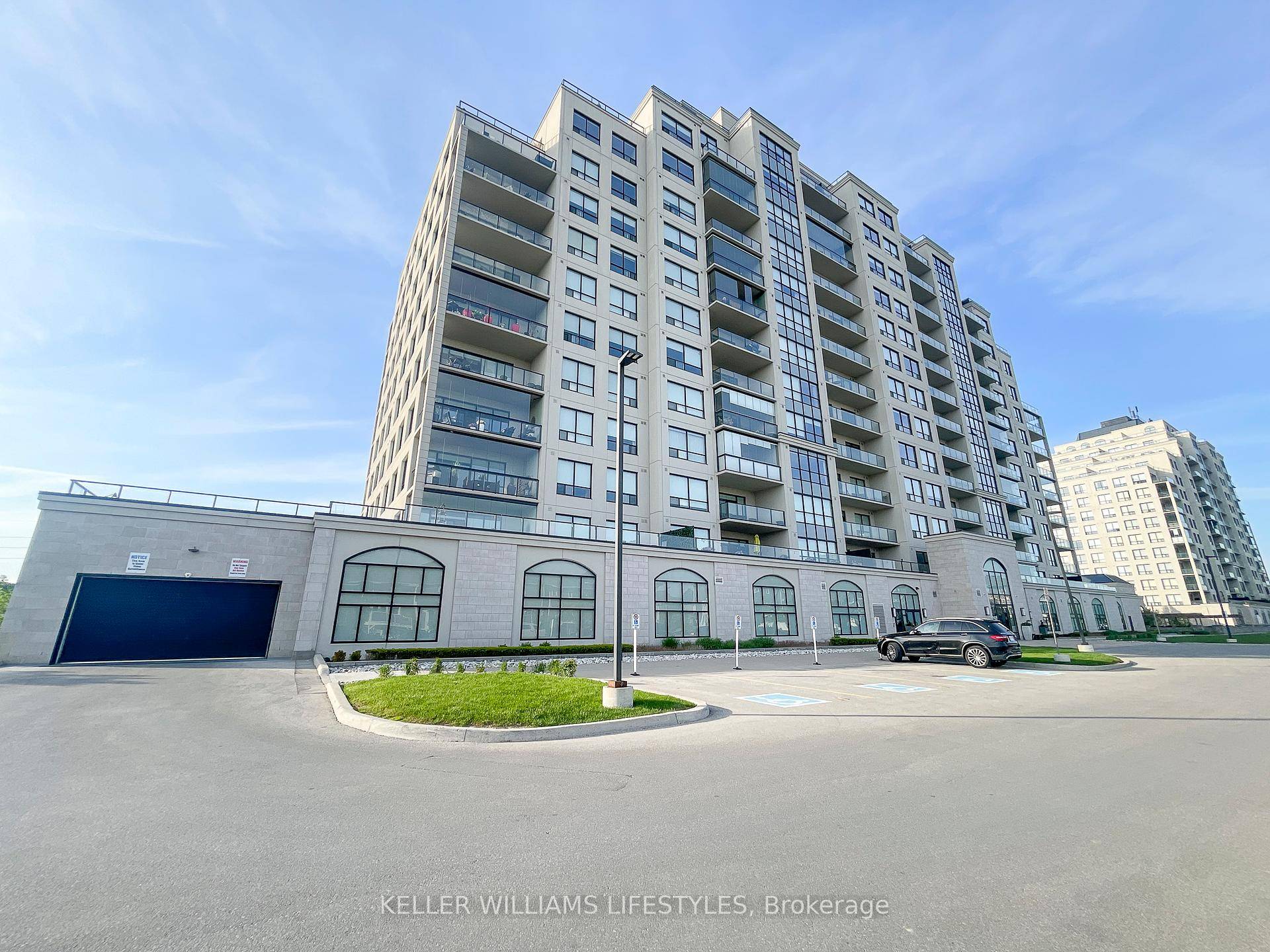 Looking for an upscale rental suite in North London ?