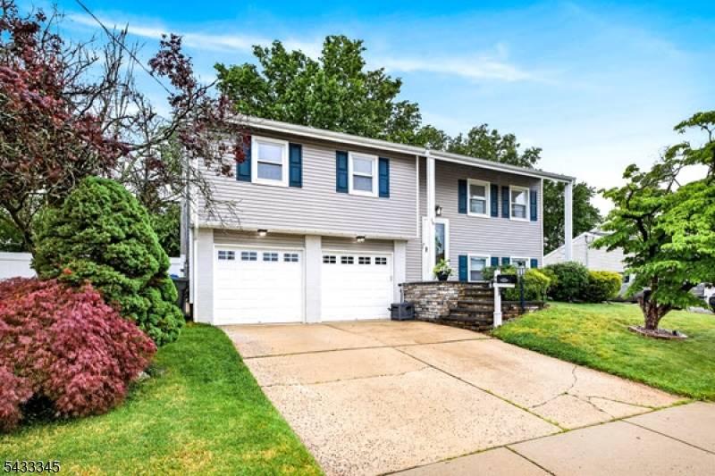 Mill Lake Manor Gem Space, Light Tasteful Updates ThroughoutThis bright and beautifully maintained 3 bedroom, 2 bath bi level in Monroe's Mill Lake Manor offers standout features at every turn.