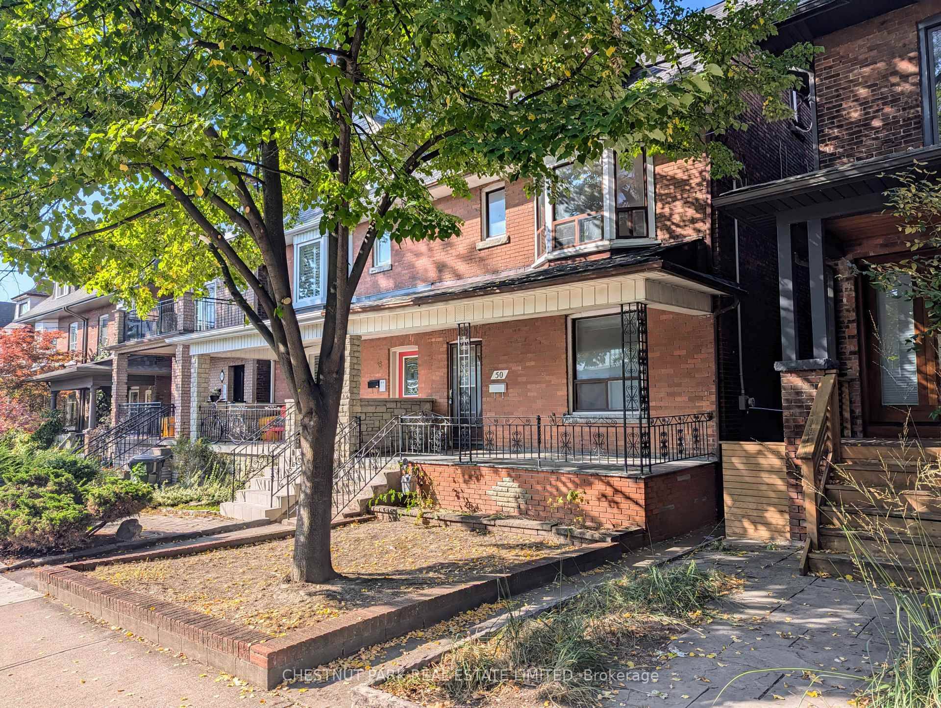 Calling all renovators, investors, and those looking to make their mark in one of Toronto's hottest neighbourhoods, Trinity Bellwoods.