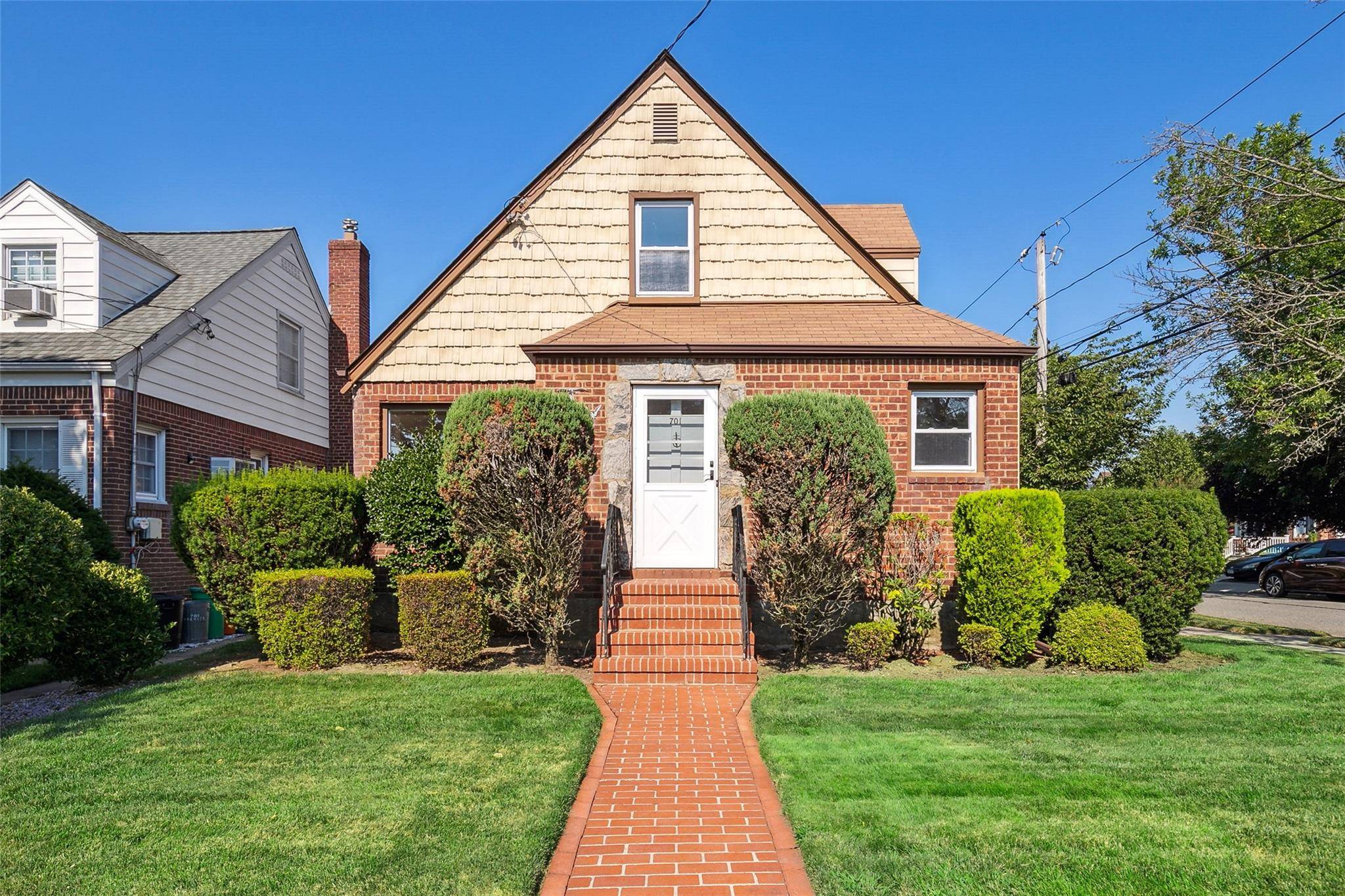 Well maintained 4 bedroom, 2 bathroom home available for lease in the highly desirable Village of New Hyde Park.