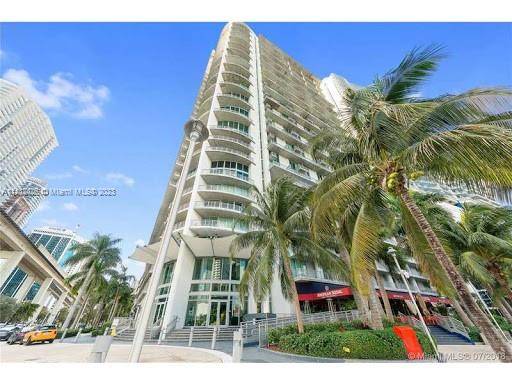 Great New York Loft Style 1 Den condo in the heart of Brickell, walking distance from main restaurants, bars, train station, Underline and known Brickell City Center Mall and cinema.