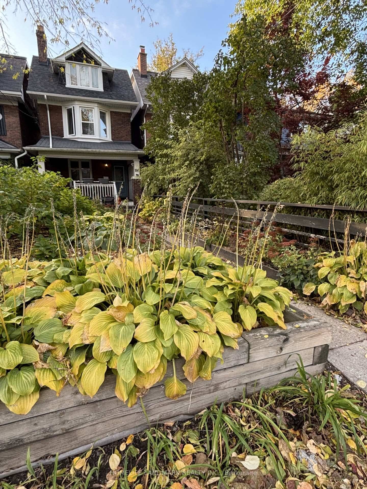 Steps To The Beaches, Boardwalk, Parks, Shops, Restaurants, Cafes and TTC.