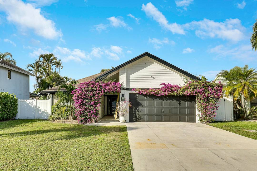 Don't miss the chance to own this exceptional home in one of Jupiter's most sought after neighborhoods with no HOA !