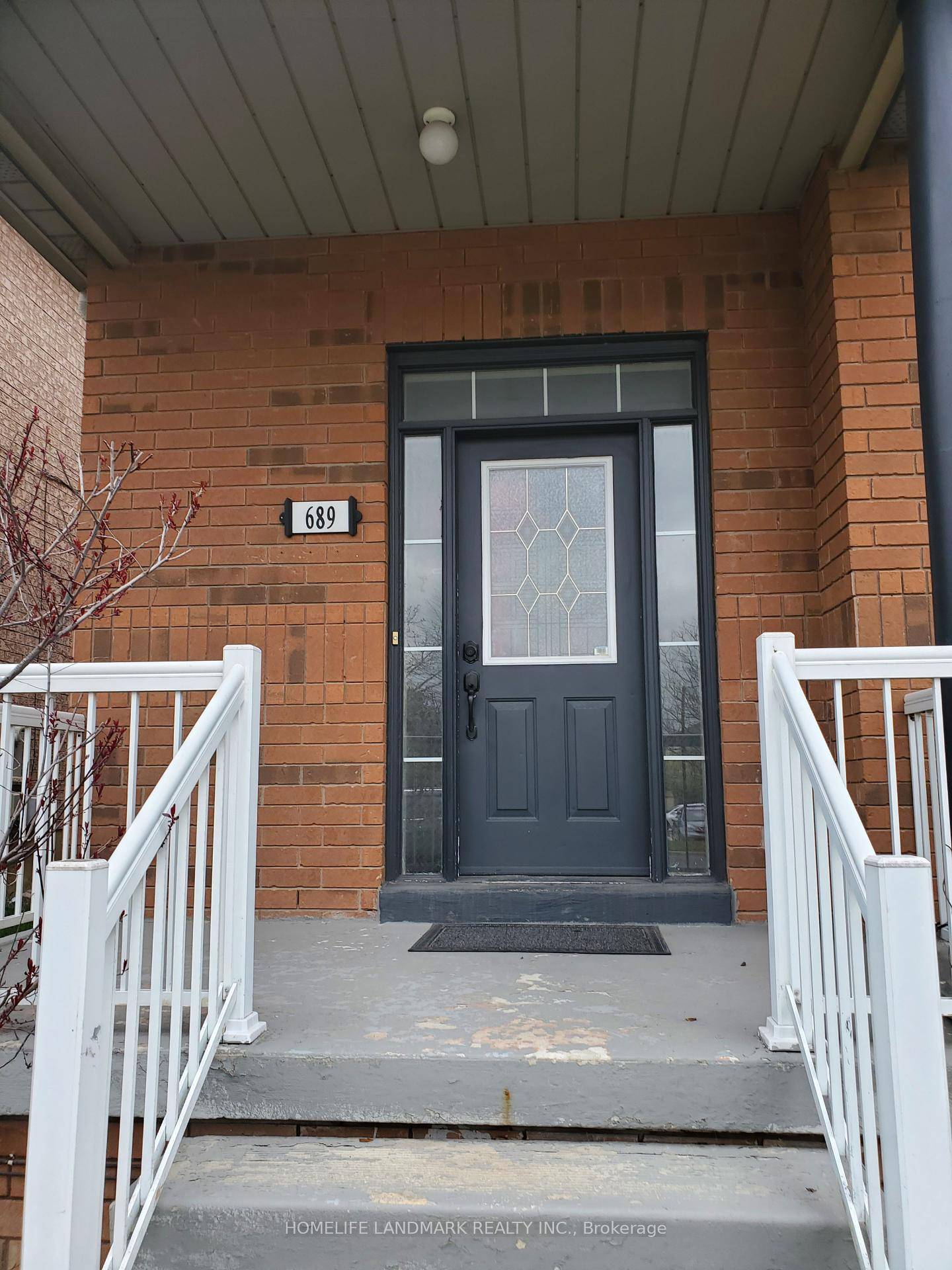 Rare Offered End Unit Townhome With 2 Car Garage, Feels Like Semi.
