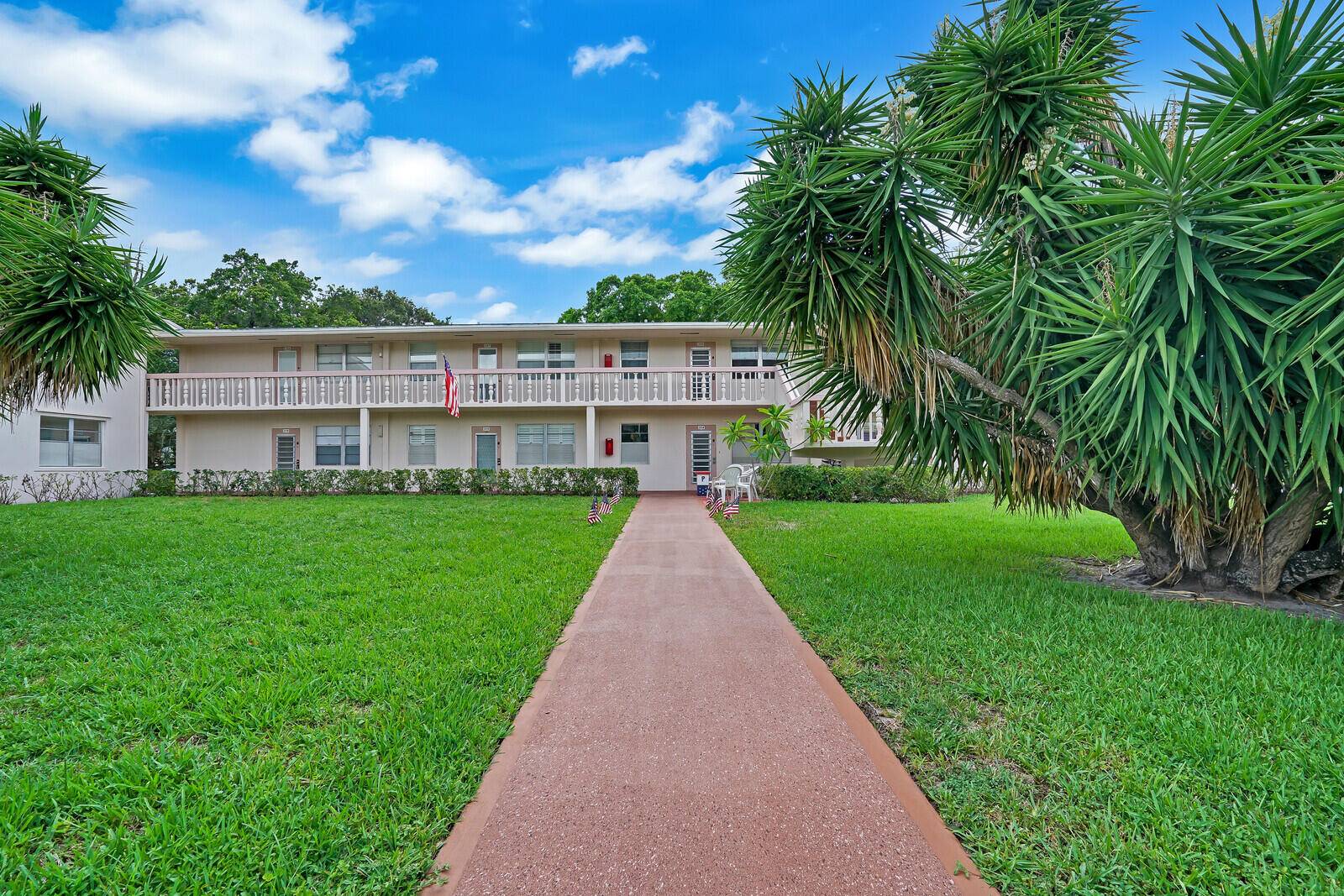 Beautifully renovated 2BR 1.