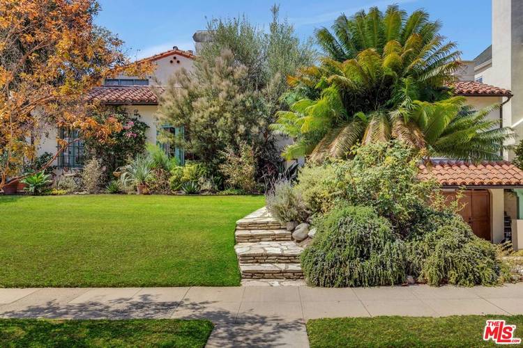 235   Bronwood Ave 3BR Brentwood La