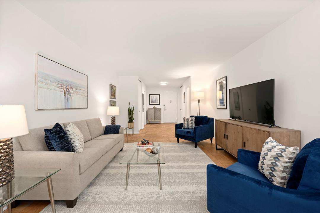 Say hello to Apartment 2AS at The Chelsea Lane this spacious one bedroom, one bathroom home presents a great opportunity to create your dream apartment in the heart of the ...